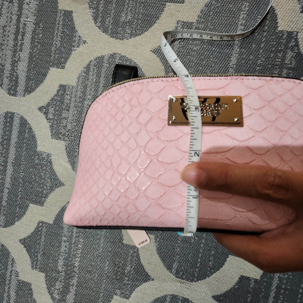 NEW Victoria's Secret cosmetic bag with detachable wristlet strap - Hot Pink - Picture 10 of 10